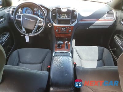 Zdjęcie 8 z 12 samochodu: 2012 CHRYSLER 300 VIN:2C3CCAAGXCH196944 - miniatura