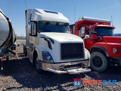 2012 VOLVO VNL SEMI TRUCK 4V4NC9TH4CN560442 - główne zdjęcie licytacji z USA - miniatura