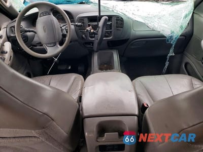 Zdjęcie 8 z 12 samochodu: 2001 FORD EXPEDITION XLT VIN:1FMFU16LX1LA85141 - miniatura