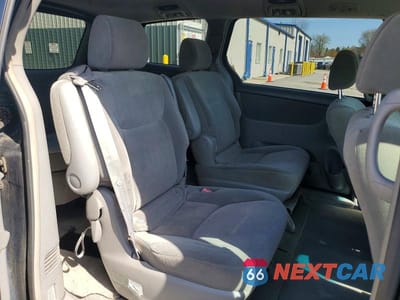 Zdjęcie 11 z 12 samochodu: 2004 TOYOTA SIENNA LE 7 PASSENGER VIN:5TDZA23C44S209556 - miniatura