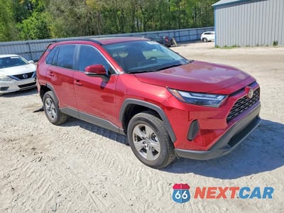 Czwarte zdjęcie samochodu z boku: 2025 TOYOTA RAV4 XLE VIN:2T3W1RFV0SW415901 - miniatura