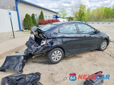 Trzecie zdjęcie samochodu z tyłu: 2016 HYUNDAI ACCENT SE VIN:KMHCT4AE3GU142461 - miniatura