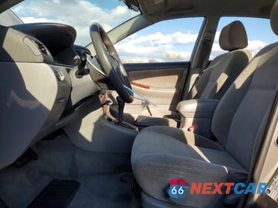 Zdjęcie 7 z 12 samochodu: 2004 TOYOTA COROLLA LE VIN:1NXBR32EX4Z308361 - miniatura
