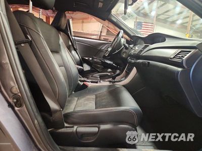 Zdjęcie 7 z 12 samochodu: 2017 HONDA ACCORD SPORT VIN:1HGCR2F58HA220852 - miniatura