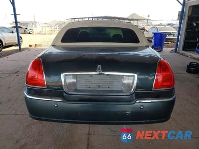 Zdjęcie 6 z 12 samochodu: 2003 LINCOLN TOWN CAR SIGNATURE VIN:1LNHM82W43Y655481 - miniatura