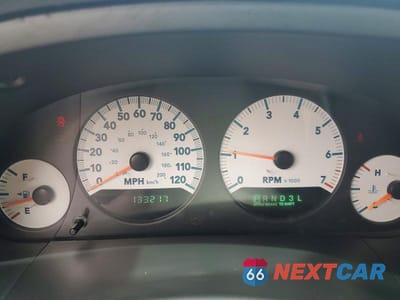 Zdjęcie 9 z 13 samochodu: 2005 DODGE GRAND CARAVAN SXT VIN:2D8GP44L35R271834 - miniatura