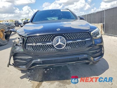 Piąte zdjęcie samochodu w środku: 2021 MERCEDES-BENZ GLC 300 VIN:W1N0G8DB1MF986043 - miniatura