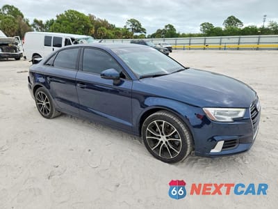 Czwarte zdjęcie samochodu z boku: 2018 AUDI A3 PREMIUM VIN:WAUAUGFF9J1069419 - miniatura