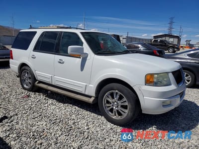 Czwarte zdjęcie samochodu z boku: 2004 FORD EXPEDITION EDDIE BAUER VIN:1FMFU17L14LA82163 - miniatura