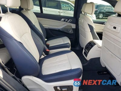 Zdjęcie 11 z 12 samochodu: 2020 BMW X7 M50I VIN:5UXCX6C09L9D34813 - miniatura