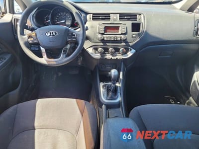 Zdjęcie 9 z 10 samochodu: 2013 KIA RIO LX VIN:KNADM4A35D6238481 - miniatura
