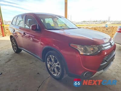 Czwarte zdjęcie samochodu z boku: 2015 MITSUBISHI OUTLANDER SE VIN:JA4AD3A36FZ003731 - miniatura