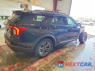 Trzecie zdjęcie samochodu z tyłu: 2025 FORD EXPLORER ACTIVE VIN:1FMUK8DH8SGA76923 - miniatura