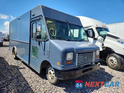 Czwarte zdjęcie samochodu z boku: 2019 FORD E450 DELIVERY TRUCK VIN:1FC3E4K63KDC48021 - miniatura