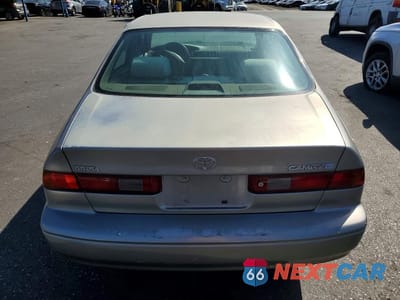 Zdjęcie 6 z 12 samochodu: 1998 TOYOTA CAMRY XLE VIN:JT2BG28K1W0111177 - miniatura