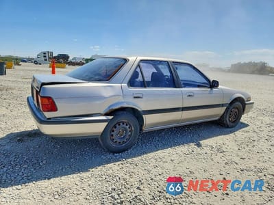 Trzecie zdjęcie samochodu z tyłu: 1989 HONDA ACCORD VIN:JHMCA5547KC040580 - miniatura