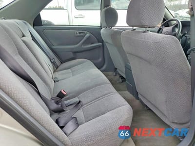 Zdjęcie 10 z 11 samochodu: 2001 TOYOTA CAMRY LE VIN:4T1BG22K21U105143 - miniatura