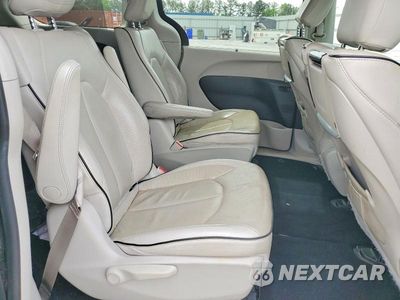 Zdjęcie 11 z 13 samochodu: 2018 CHRYSLER PACIFICA HYBRID LIMITED VIN:2C4RC1N79JR358487 - miniatura
