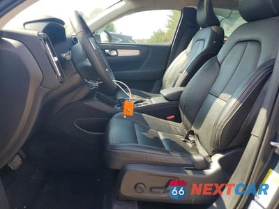 Zdjęcie 7 z 13 samochodu: 2022 VOLVO XC40 T5 MOMENTUM VIN:YV4162UK0N2739145 - miniatura