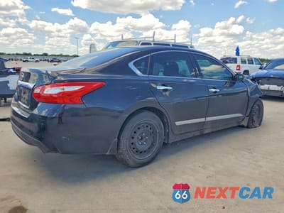 Trzecie zdjęcie samochodu z tyłu: 2017 NISSAN ALTIMA 2.5 S VIN:1N4AL3AP1HN314804 - miniatura