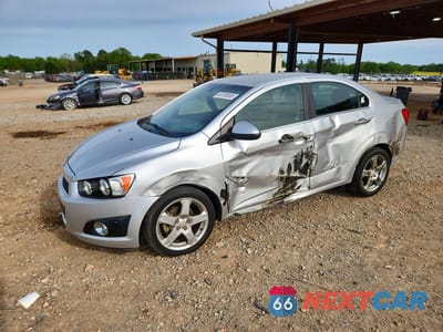 2015 CHEVROLET SONIC LTZ 1G1JE5SB0F4111014 - główne zdjęcie licytacji z USA - miniatura