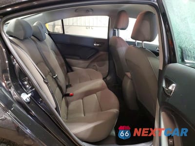 Zdjęcie 10 z 12 samochodu: 2015 KIA FORTE LX VIN:KNAFK4A69F5323874 - miniatura