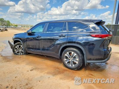 Drugie zdjęcie samochodu z przodu: 2023 TOYOTA HIGHLANDER XLE VIN:5TDKDRAH8PS037231 - miniatura