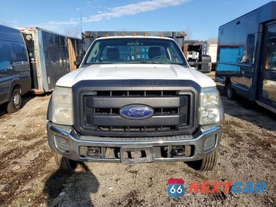 Piąte zdjęcie samochodu w środku: 2015 FORD F450 SUPER DUTY FLATBED TRUCK VIN:1FDTF4GY4FEA53323 - miniatura