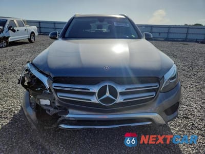 Piąte zdjęcie samochodu w środku: 2019 MERCEDES-BENZ GLC 300 VIN:WDC0G4JB7K1001060 - miniatura