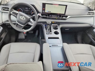 Zdjęcie 8 z 13 samochodu: 2026 TOYOTA SIENNA XLE 7-PASSENGER VIN:5TDYSKFC5TS251981 - miniatura