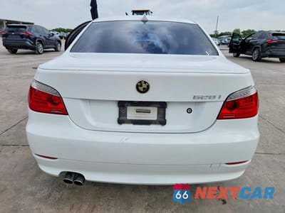 Zdjęcie 6 z 13 samochodu: 2008 BMW 528 I VIN:WBANU535X8BY65151 - miniatura