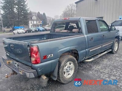 Czwarte zdjęcie samochodu z boku: 2007 CHEVROLET SILVERADO K1500 CLASSIC CREW CAB VIN:2GCEK13Z771107917 - miniatura