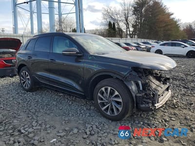 Czwarte zdjęcie samochodu z boku: 2025 AUDI Q6 E-TRON PREMIUM PLUS VIN:WA124BGF0SA028553 - miniatura