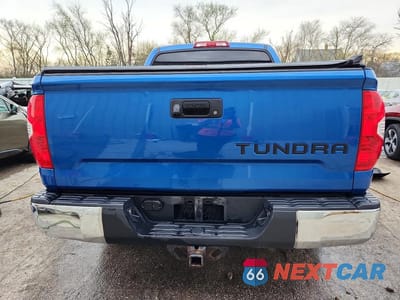 Zdjęcie 6 z 12 samochodu: 2018 TOYOTA TUNDRA CREWMAX SR5 VIN:5TFDW5F11JX698737 - miniatura