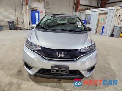 Piąte zdjęcie samochodu w środku: 2015 HONDA FIT EX VIN:3HGGK5H81FM751471 - miniatura