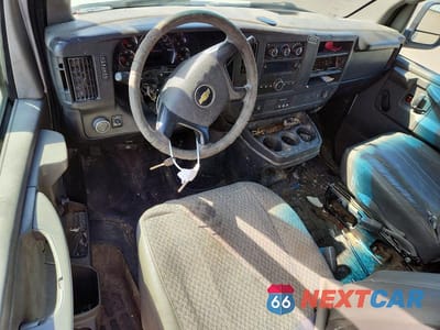 Zdjęcie 8 z 13 samochodu: 2013 CHEVROLET EXPRESS 1500 CARGO DELIVERY VAN VIN:1GCSGAFX0D1136420 - miniatura