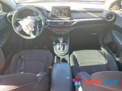 Zdjęcie 8 z 12 samochodu: 2019 KIA FORTE LXS VIN:3KPF24AD0KE111591 - miniatura