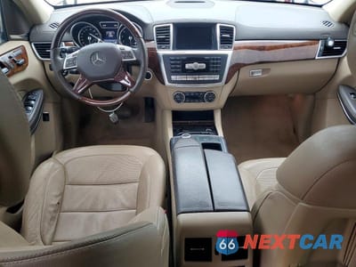 Zdjęcie 8 z 12 samochodu: 2015 MERCEDES-BENZ GL 550 4MATIC VIN:4JGDF7DE3FA461755 - miniatura