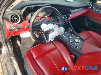Zdjęcie 8 z 12 samochodu: 2017 ALFA ROMEO GIULIA Q4 VIN:ZARFAEDN9H7555662 - miniatura
