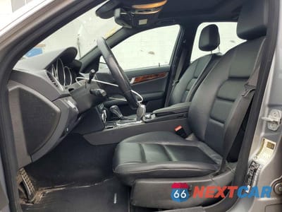 Zdjęcie 7 z 12 samochodu: 2012 MERCEDES-BENZ C 300 4MATIC VIN:WDDGF8BB4CA630375 - miniatura