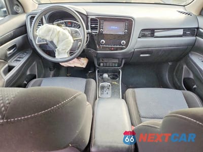 Zdjęcie 8 z 13 samochodu: 2020 MITSUBISHI OUTLANDER VIN:JA4AD2A38LZ039409 - miniatura