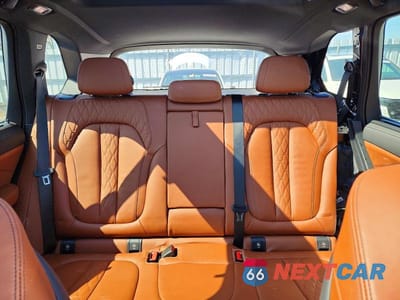 Zdjęcie 10 z 14 samochodu: 2026 BMW X5 XDRIVE50E VIN:5UX43EU02T9111048 - miniatura
