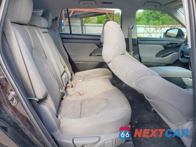 Zdjęcie 11 z 12 samochodu: 2022 TOYOTA HIGHLANDER L VIN:5TDCZRAH1NS139375 - miniatura