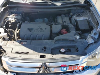 Zdjęcie 12 z 13 samochodu: 2015 MITSUBISHI OUTLANDER SE VIN:JA4AZ3A35FZ011126 - miniatura