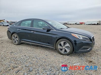 Czwarte zdjęcie samochodu z boku: 2017 HYUNDAI SONATA HYBRID LIMITED VIN:KMHE34L35HA067592 - miniatura