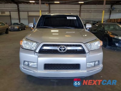 Piąte zdjęcie samochodu w środku: 2011 TOYOTA 4RUNNER SR5 VIN:JTEZU5JR4B5032506 - miniatura