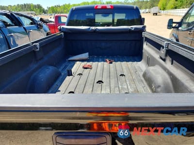 Zdjęcie 10 z 13 samochodu: 2017 CHEVROLET SILVERADO K3500 HIGH COUNTRY VIN:1GC4K1EY7HF204495 - miniatura