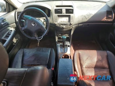 Zdjęcie 8 z 12 samochodu: 2005 HONDA ACCORD EX VIN:1HGCM668X5A053437 - miniatura
