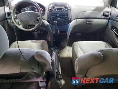 Zdjęcie 8 z 12 samochodu: 2005 TOYOTA SIENNA LE 7 PASSENGER VIN:5TDZA23C95S256292 - miniatura