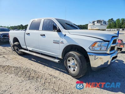 Czwarte zdjęcie samochodu z boku: 2017 RAM 2500 VIN:3C6UR5CL0HG749440 - miniatura